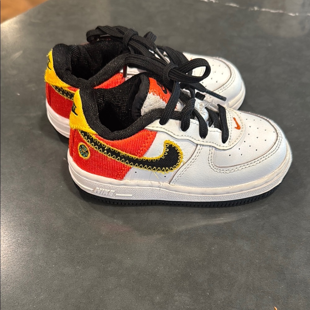 Nike toddler Air Force 1 White and Black Sneakers Classic Design